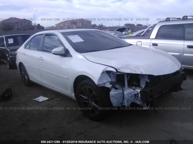 4T1BF1FK3FU900961 - 2015 TOYOTA CAMRY LE/XLE/SE/XSE WHITE photo 1