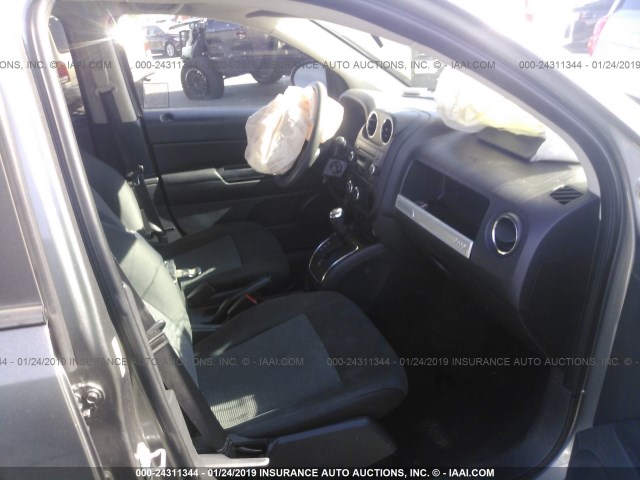 1C4NJCBA2ED620665 - 2014 JEEP COMPASS SPORT GRAY photo 5