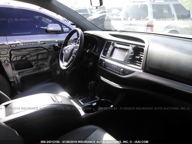 5TDZKRFHXFS078147 - 2015 TOYOTA HIGHLANDER LE/LE PLUS SILVER photo 5