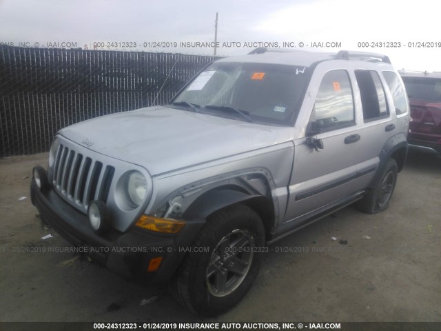 1J4GK38K06W189202 - 2006 JEEP LIBERTY RENEGADE SILVER photo 2