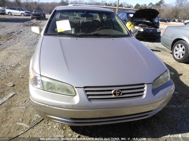 4T1BG22K1WU380526 - 1998 TOYOTA CAMRY CE/LE/XLE BEIGE photo 6