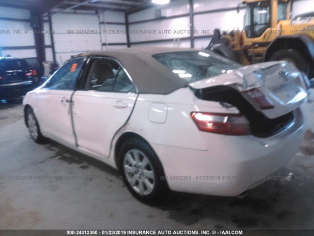 4T1BK46K77U537224 - 2007 TOYOTA CAMRY NEW GENERAT LE/XLE/SE WHITE photo 3