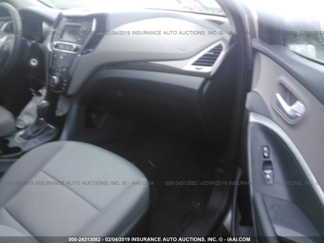 5NMZTDLBXHH010548 - 2017 HYUNDAI SANTA FE SPORT  GRAY photo 5