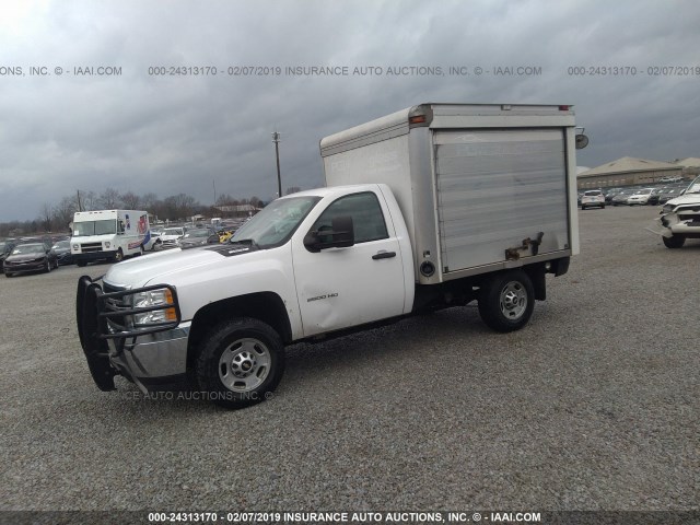 1GB0CVCG5DF208024 - 2013 CHEVROLET SILVERADO C2500 HEAVY DUTY WHITE photo 2