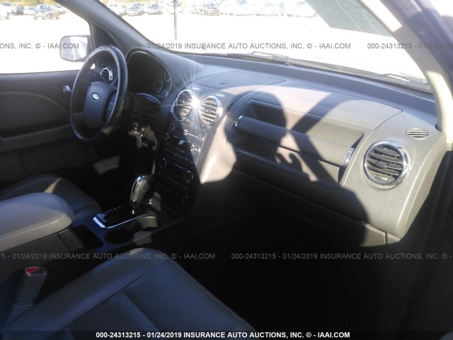 1FMDK02W78GA11170 - 2008 FORD TAURUS X SEL Champagne photo 5