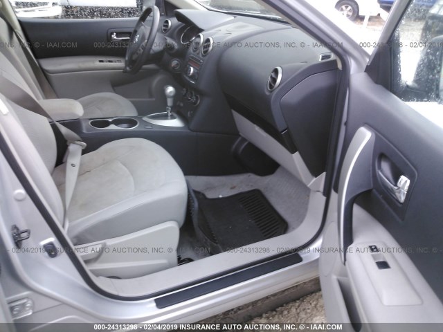 JN8AS5MV3DW651700 - 2013 NISSAN ROGUE S/SV SILVER photo 5