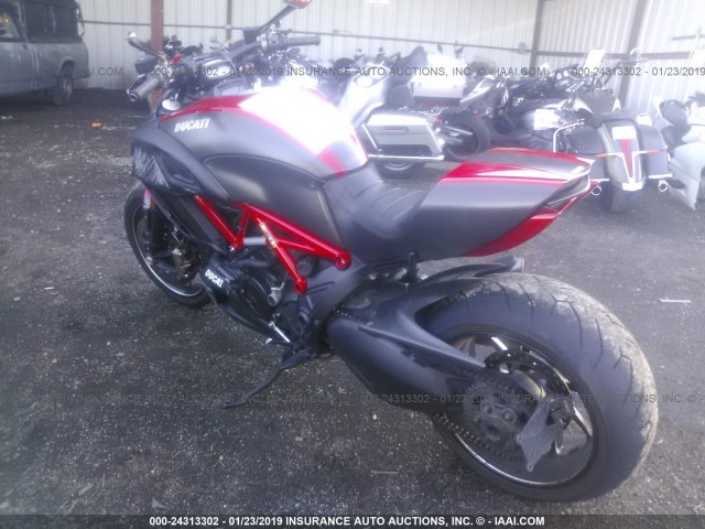 ZDM13BSW8FB025142 - 2015 DUCATI DIAVEL RED photo 3