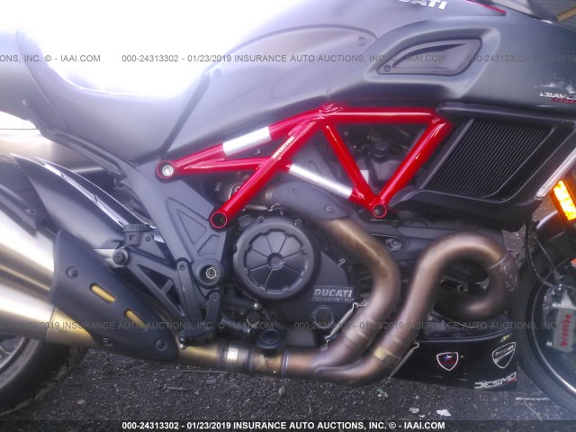 ZDM13BSW8FB025142 - 2015 DUCATI DIAVEL RED photo 9