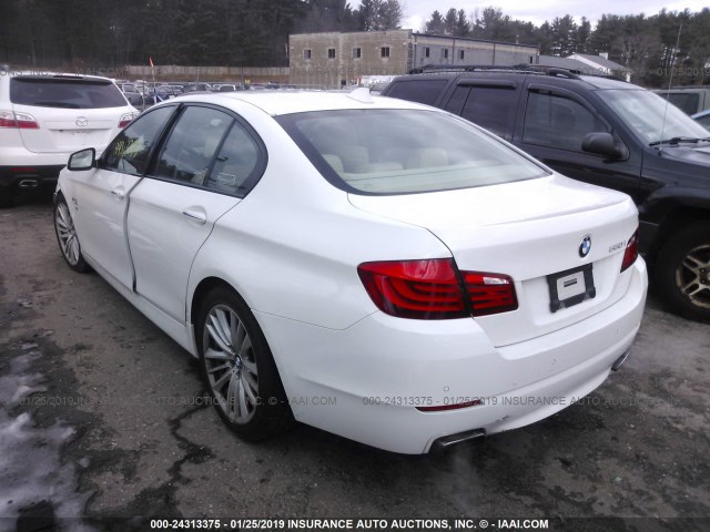 WBAFU9C54BC783946 - 2011 BMW 550 XI WHITE photo 3