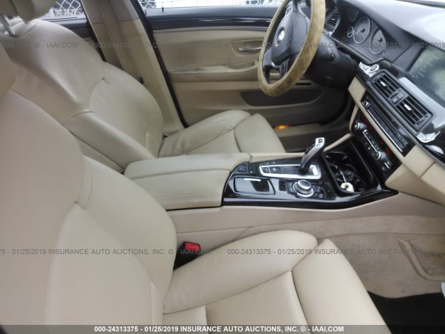WBAFU9C54BC783946 - 2011 BMW 550 XI WHITE photo 5