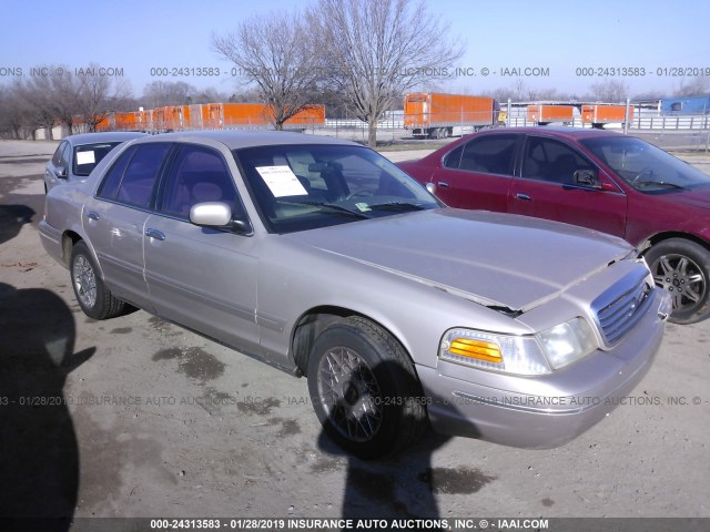 2FAFP74W4WX121577 - 1998 FORD CROWN VICTORIA LX GOLD photo 1