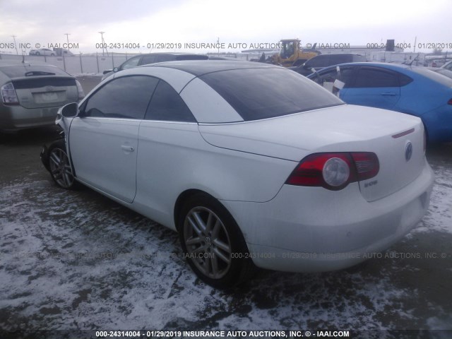 WVWFA71F48V027087 - 2008 VOLKSWAGEN EOS LUX 白色 照片 3