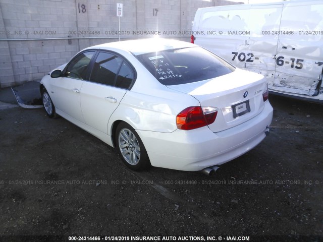 WBAVC73537KP36021 - 2007 BMW 328 XI SULEV WHITE photo 3