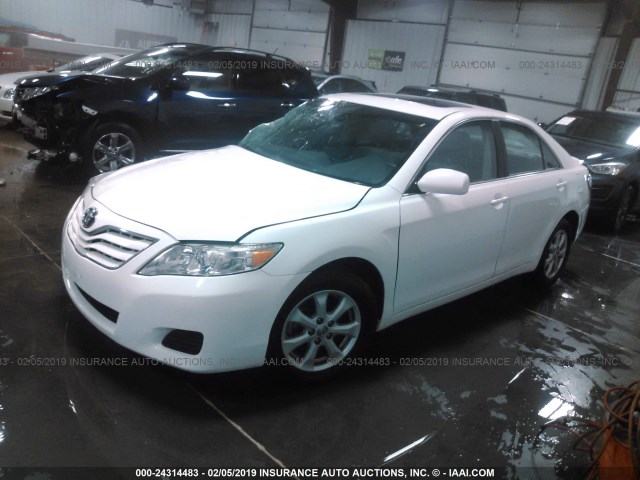 4T4BF3EK6BR118196 - 2011 TOYOTA CAMRY SE/LE/XLE 白色 照片 2