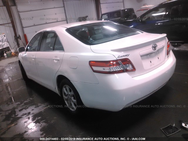 4T4BF3EK6BR118196 - 2011 TOYOTA CAMRY SE/LE/XLE 白色 照片 3