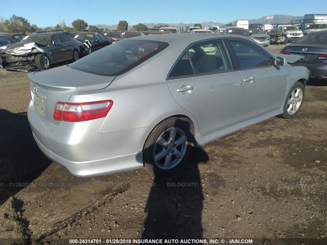 4T1BK46K47U550805 - 2007 TOYOTA CAMRY NEW GENERAT LE/XLE/SE SILVER photo 4