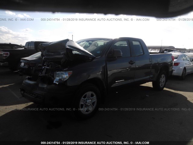 5TFRU5F16CX026879 - 2012 TOYOTA TUNDRA DOUBLE CAB SR5 GRAY photo 2