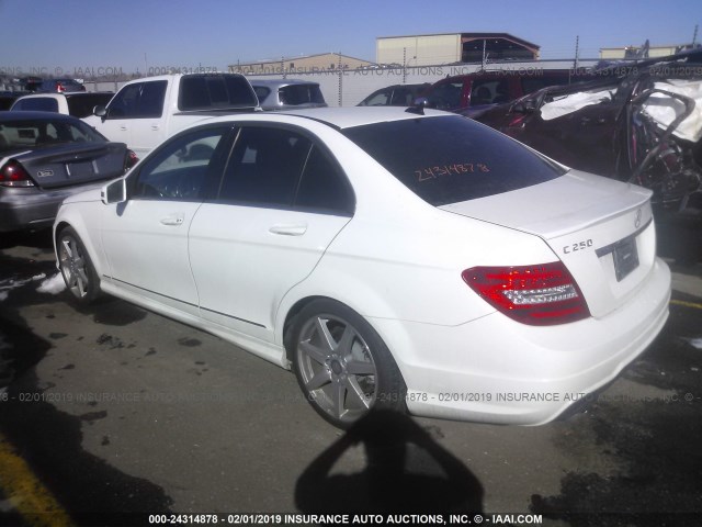 WDDGF4HB6EA962126 - 2014 MERCEDES-BENZ C 250 WHITE photo 3