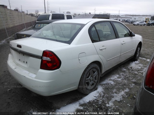 1G1ZS58FX8F120347 - 2008 CHEVROLET MALIBU LS Weiß Foto 4