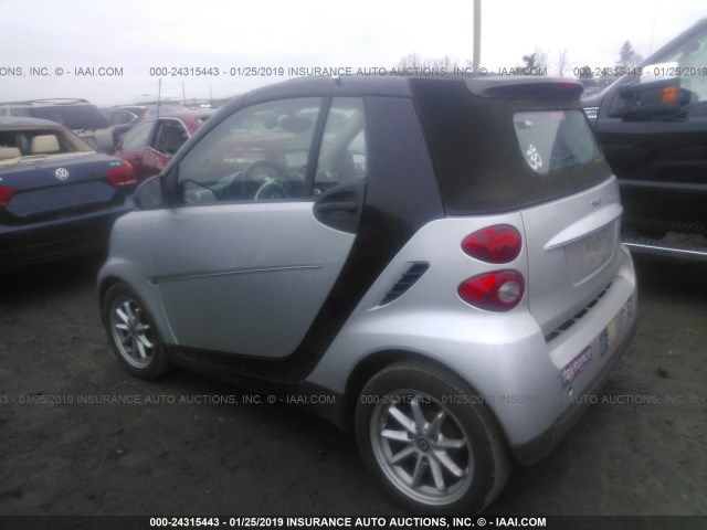 WMEEK31XX8K155752 - 2008 SMART FORTWO PASSION SILVER photo 3