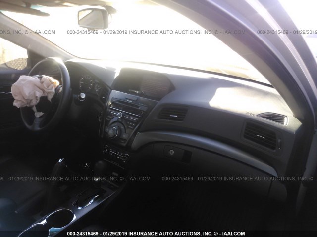 19VDE1F77DE012343 - 2013 ACURA ILX 20 TECH SILVER photo 5