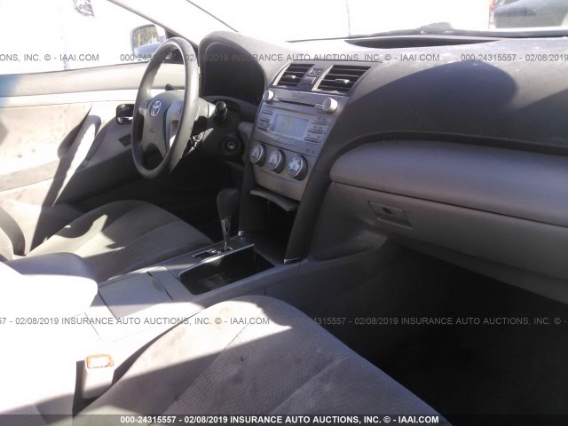 4T1BF3EK3AU547532 - 2010 TOYOTA CAMRY SE/LE/XLE 白色 照片 5