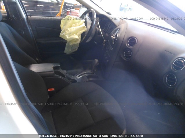 2G2WP552471184326 - 2007 PONTIAC GRAND PRIX 白色 照片 5