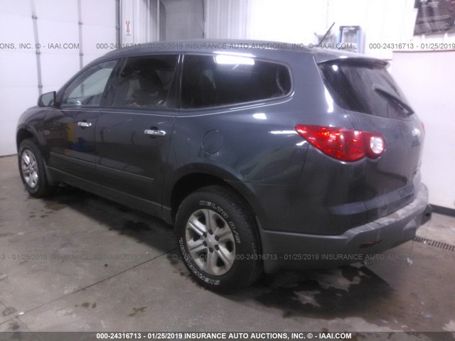 1GNKRFED2CJ276862 - 2012 CHEVROLET TRAVERSE LS GRAY photo 3