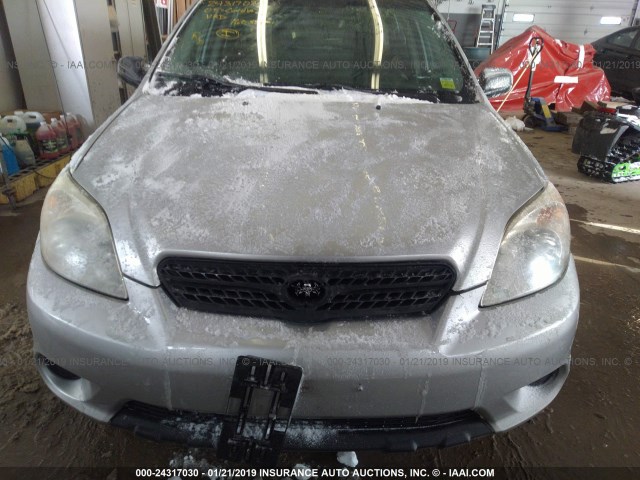 2T1LR32E45C500818 - 2005 TOYOTA COROLLA MATRIX XR SILVER photo 6