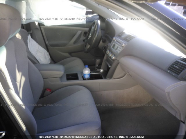 4T1BE46K29U370975 - 2009 TOYOTA CAMRY SE/LE/XLE 黑色 照片 5