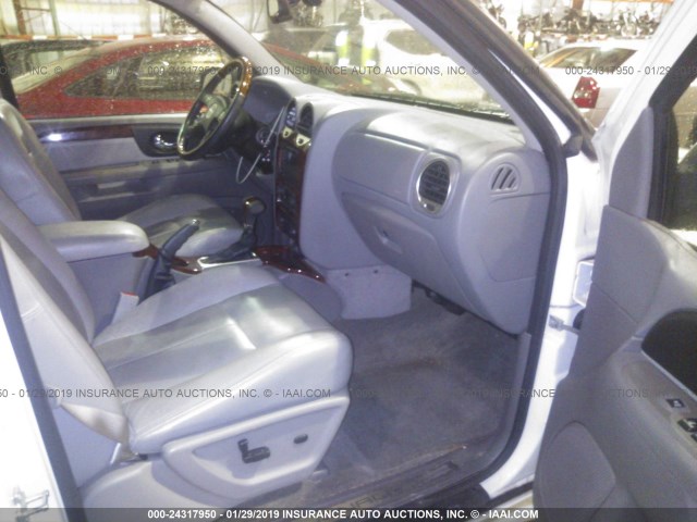 1GKES63MX72211579 - 2007 GMC ENVOY DENALI WHITE photo 5