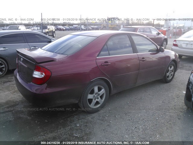 JTDBE30K520111286 - 2002 TOYOTA CAMRY LE/XLE/SE RED photo 4