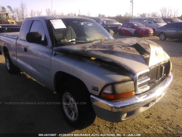 1B7GL22Y8WS589252 - 1998 DODGE DAKOTA SILVER photo 1