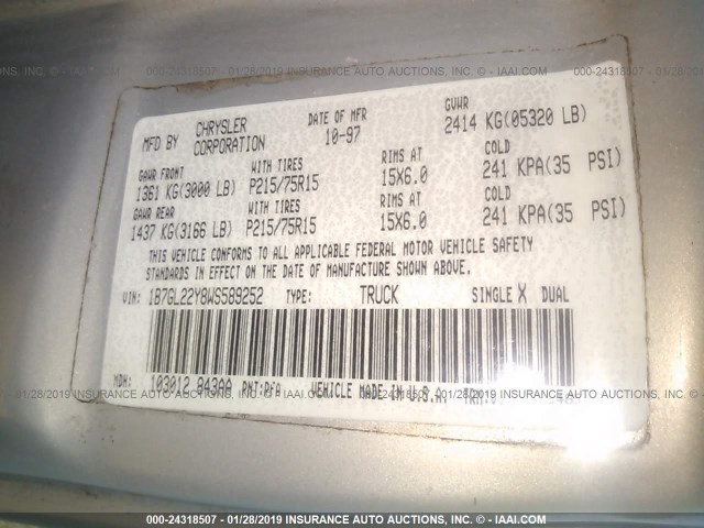 1B7GL22Y8WS589252 - 1998 DODGE DAKOTA SILVER photo 9