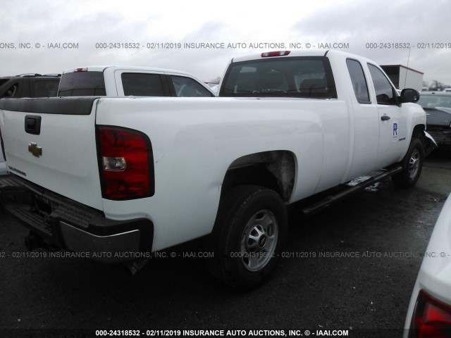 1GC2CVCG2BZ342828 - 2011 CHEVROLET SILVERADO C2500 HEAVY DUTY WHITE photo 4