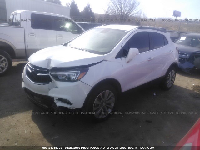 KL4CJASBXJB704480 - 2018 BUICK ENCORE PREFERRED WHITE photo 2