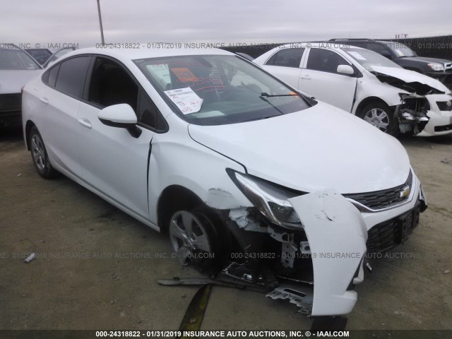 1G1BC5SM2H7150250 - 2017 CHEVROLET CRUZE LS WHITE photo 1