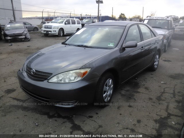 4T1BE32K13U769769 - 2003 TOYOTA CAMRY LE/XLE/SE GRAY photo 2