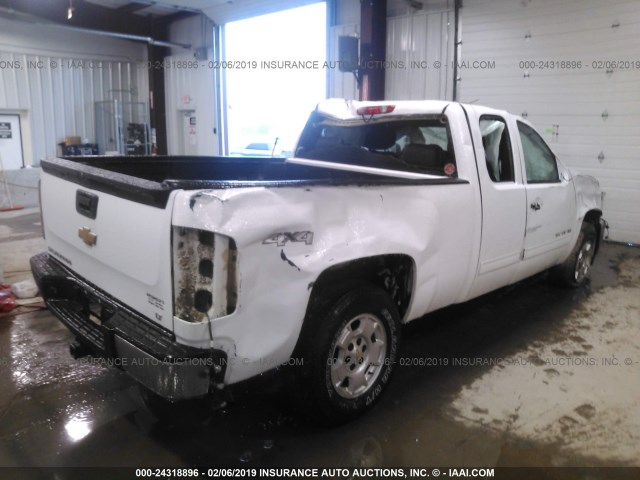 1GCRKSE72DZ164659 - 2013 CHEVROLET SILVERADO K1500 LT WHITE photo 4