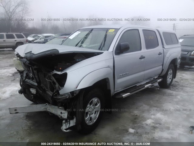 5TELU42N08Z482109 - 2008 TOYOTA TACOMA DOUBLE CAB SILVER photo 2