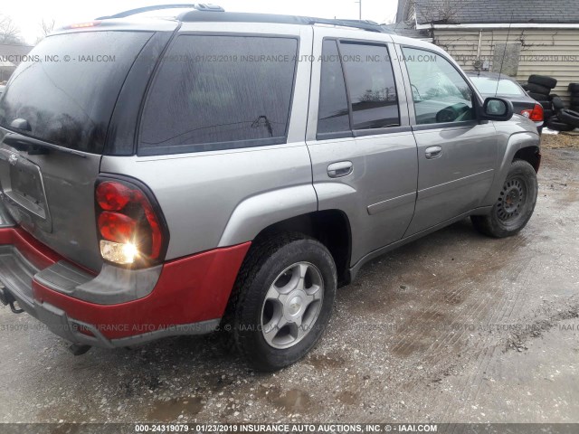 1GNDS13S482193968 - 2008 CHEVROLET TRAILBLAZER LS/LT GRAY photo 4