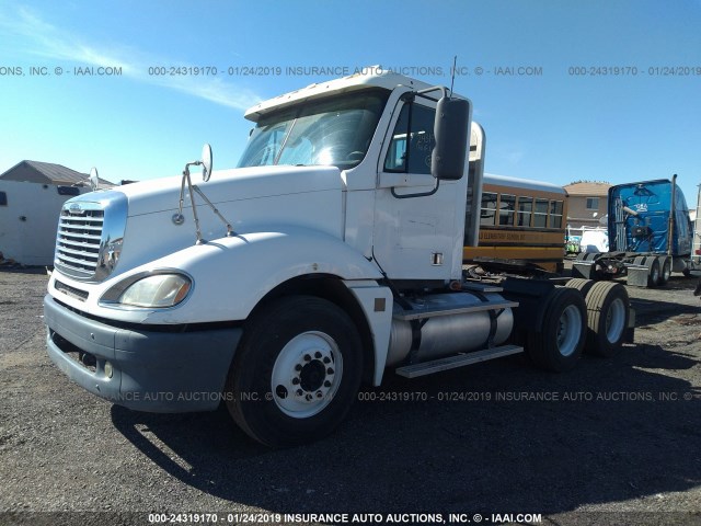 1FUJA6CK76LV99500 - 2006 FREIGHTLINER CONVENTIONAL COLUMBIA WHITE photo 2