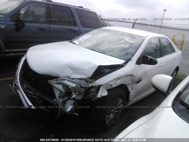 4T1BF1FK4CU561171 - 2012 TOYOTA CAMRY SE/LE/XLE 白色 照片 2