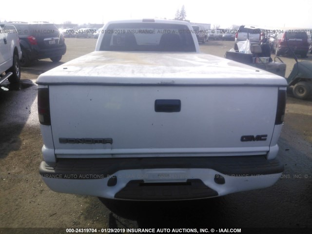 1GTCS14X3XK513780 - 1999 GMC SONOMA WHITE photo 8