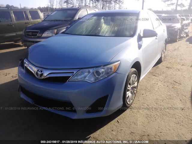 4T1BF1FK2CU628379 - 2012 TOYOTA CAMRY SE/LE/XLE 浅蓝色 照片 2