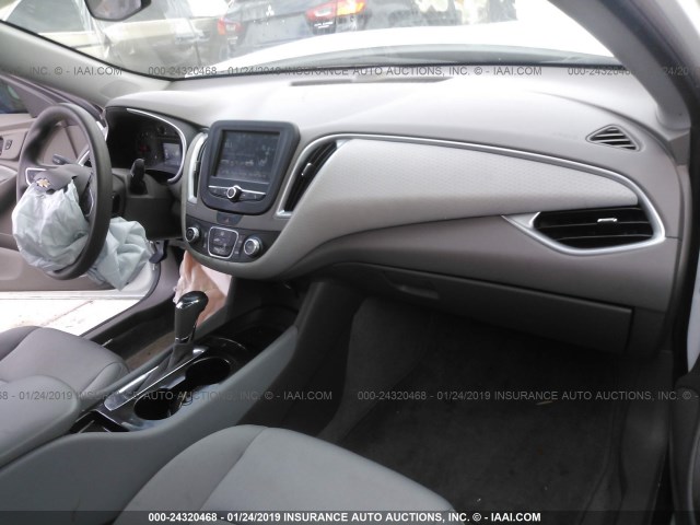 1G1ZB5ST2GF305926 - 2016 CHEVROLET MALIBU LS Weiß Foto 5