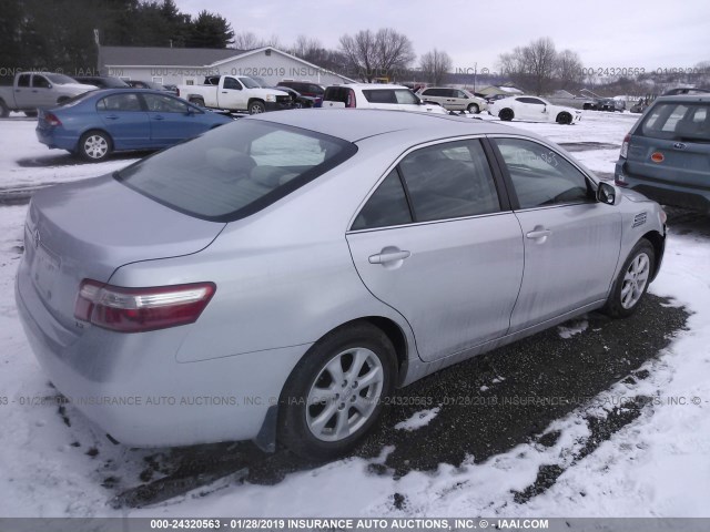 4T1BE46K97U093609 - 2007 TOYOTA CAMRY NEW GENERAT CE/LE/XLE/SE SILVER photo 4