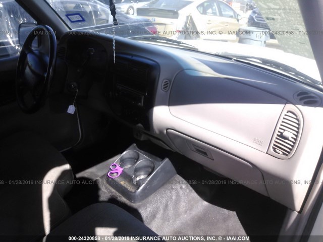 1FTYR10V5XPA26248 - 1999 FORD RANGER WHITE photo 5