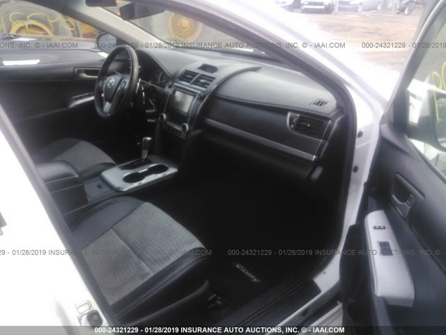 4T1BF1FK9CU107224 - 2012 TOYOTA CAMRY SE/LE/XLE WHITE photo 5