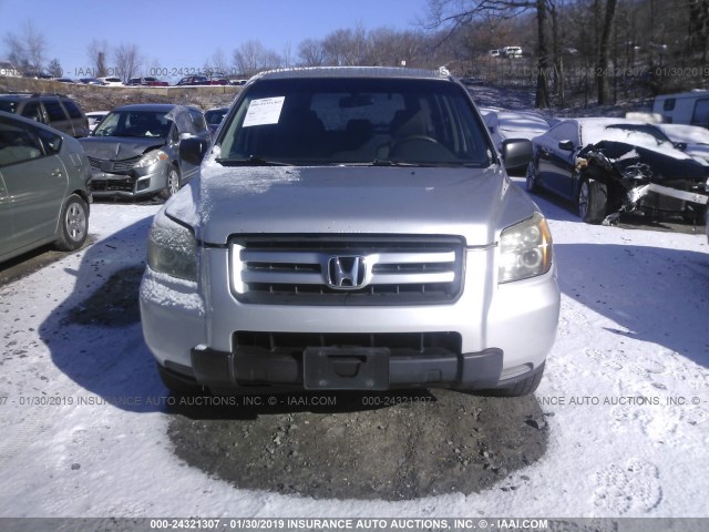 2HKYF18166H556653 - 2006 HONDA PILOT LX SILVER photo 6